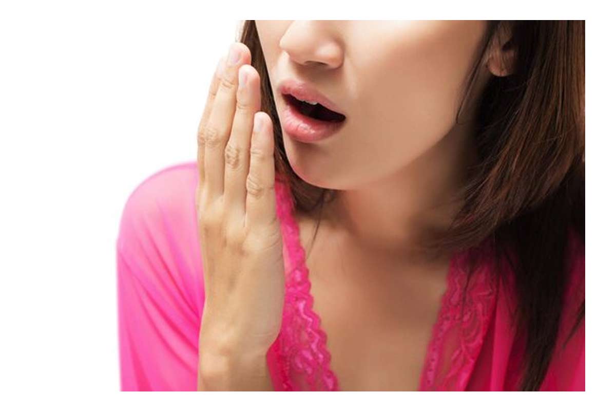 থামছেই না হেঁচকি? কি করবেন